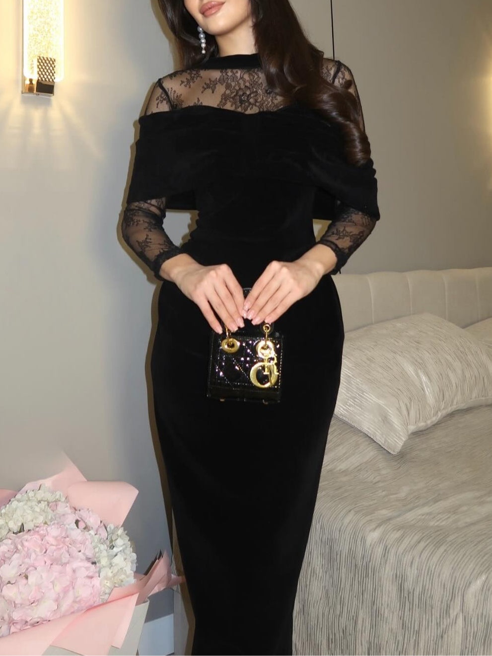 Adélaïde | Élégante Robe Longue en Velours Noir avec Dentelle